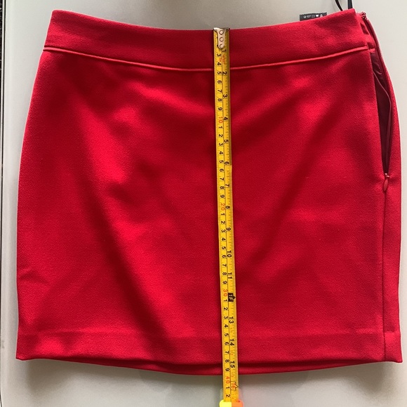 Babaton Mini Skirt - red - size 6 - Picture 7 of 8